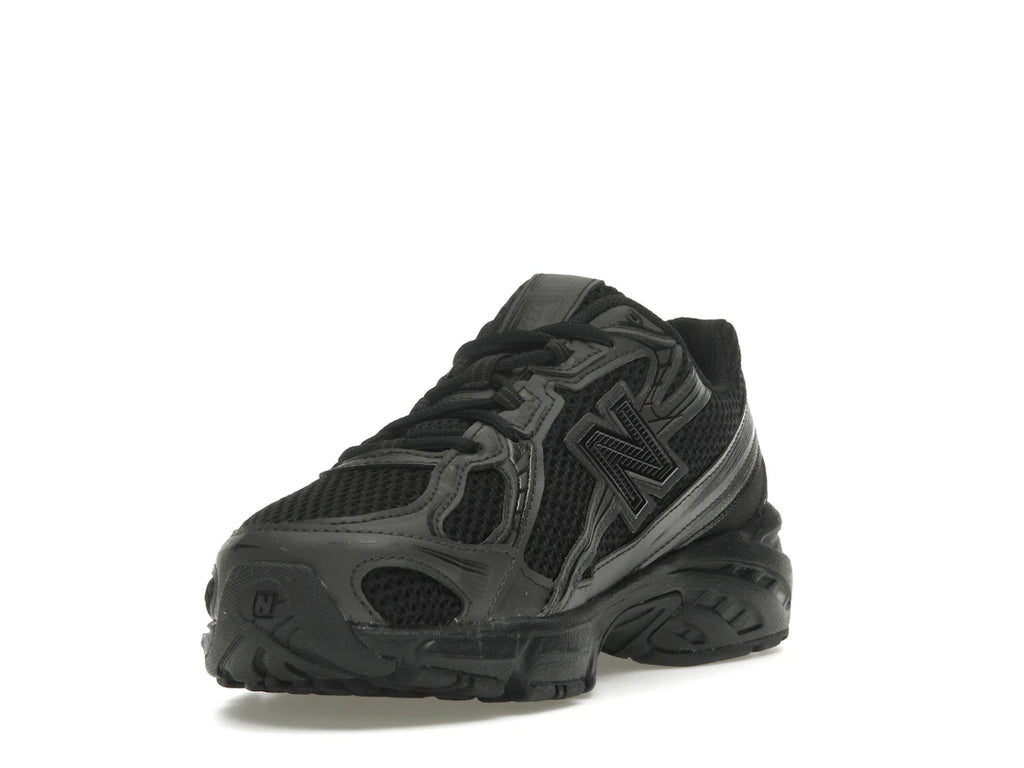 New Balance 740 Triple Black